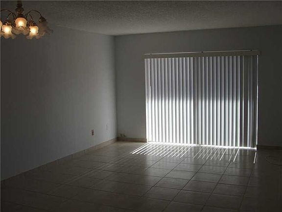 4th image of 7865 Camino Real #L-118