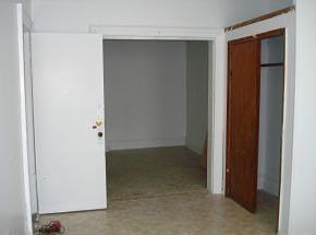 4th image of 362 E 32nd St
