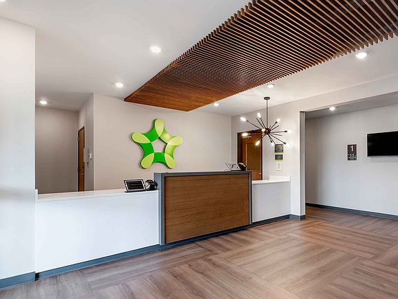 Lobby and Guest Check-in