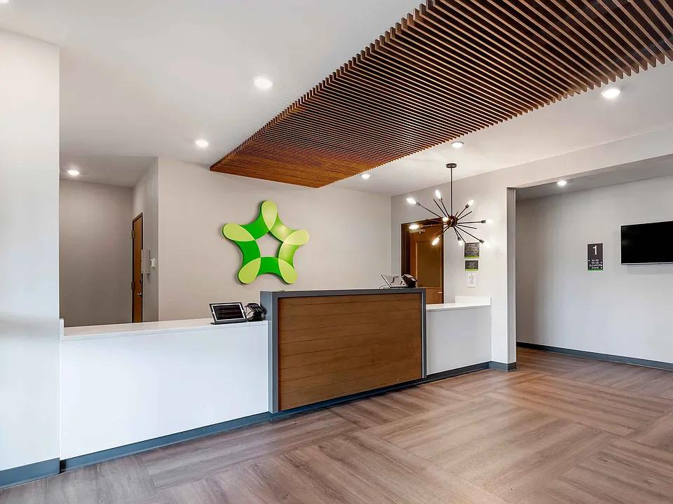 Lobby and Guest Check-in