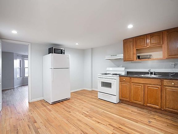 5th image of 438 Lafayette Ave #1A