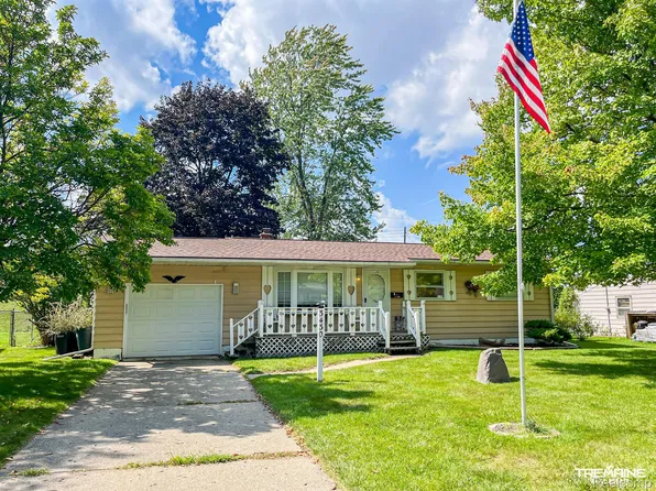 3430 Southgate Dr, Flint, MI 48507