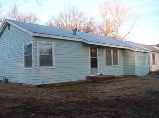 1809 Tilford St, Winfield, KS 67156