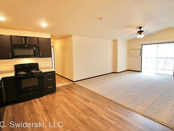 3rd image of 1902 N Hume Ave #23