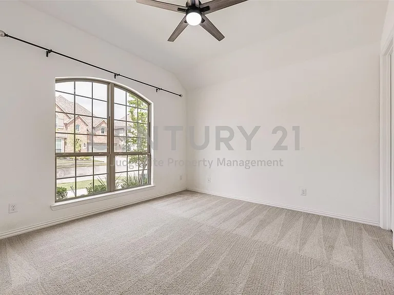 536 Cedarwood St — Photo 26