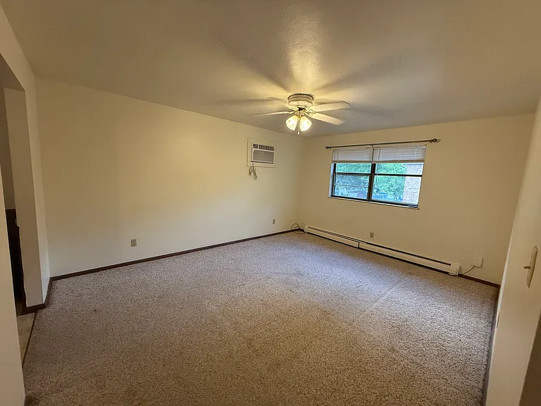 3930 Frederick St — Photo 2
