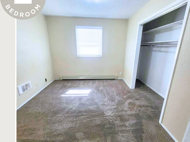 410 12th Ave NW — Photo 5