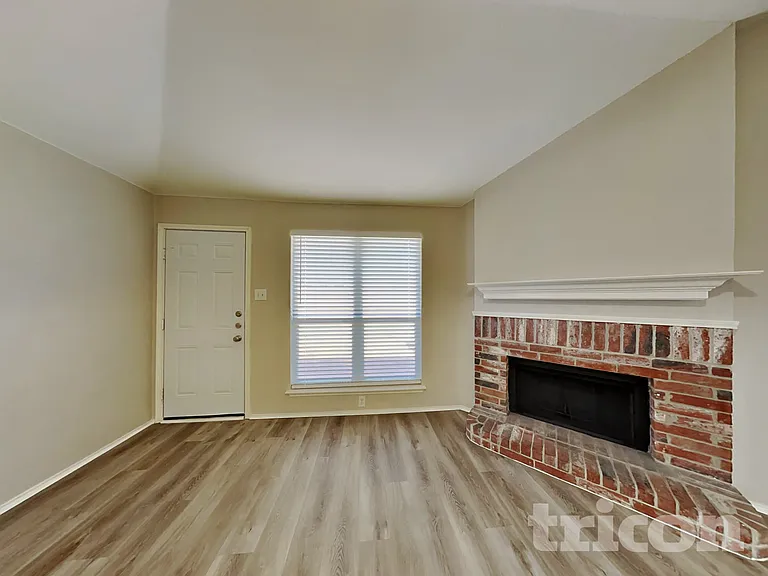 720 Rowdy Dr — Photo 2