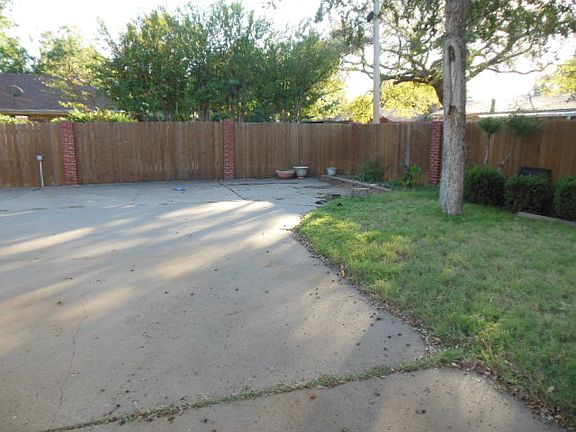 4th image of 4410 Montego Dr