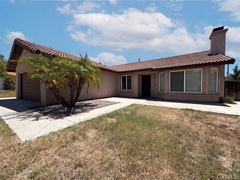 1st image of 22125 Country Hills Dr