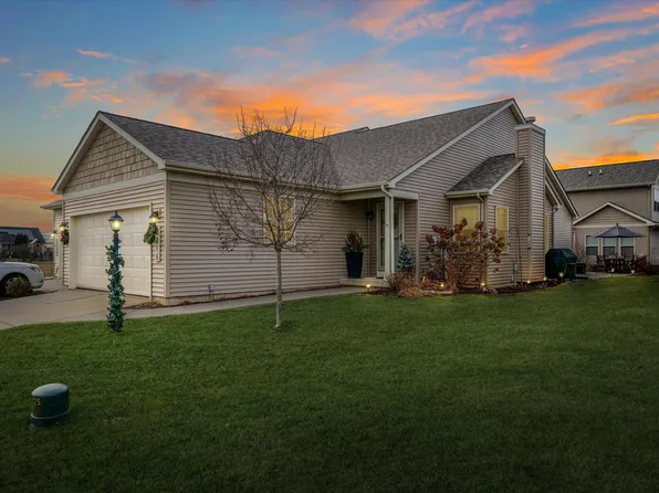 2215 Pebblebrooke Ln #2215, Urbana, IL 61802