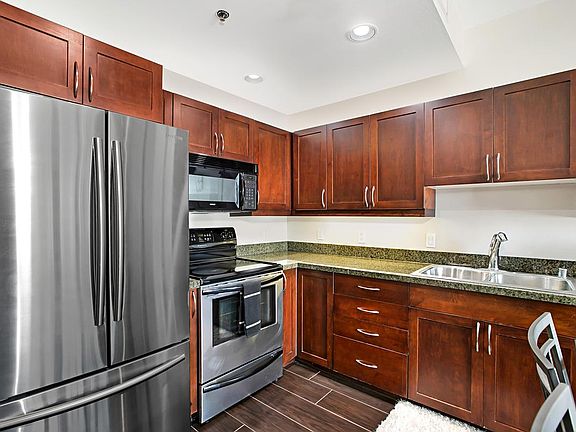 4th image of 427 9th Ave Unit 1007