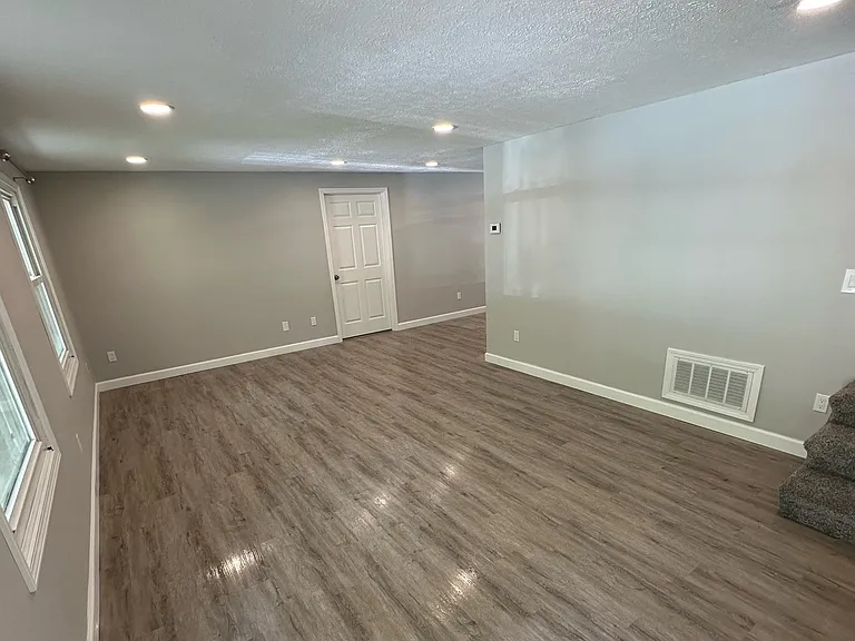 516 Broken Oak Ct — Photo 17