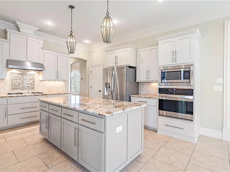 618 Millikens Bnd — Photo 9