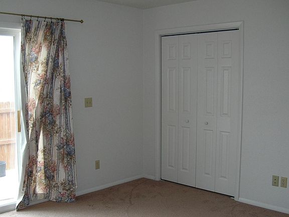 4th image of 933 Boswell Dr