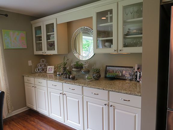 Built in serving area