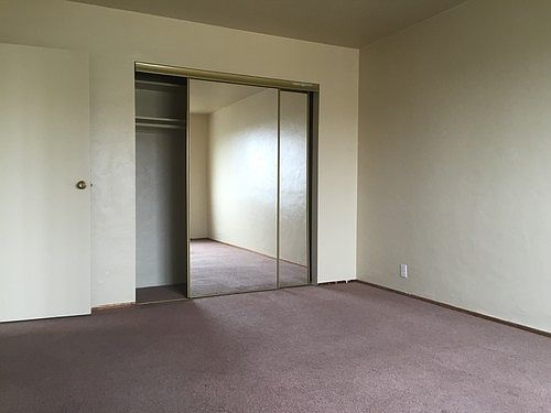 4th image of 1096 Southgate Ave