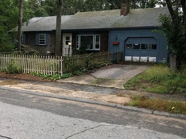 50 Fishermans Cove Rd, East Falmouth, MA 02536