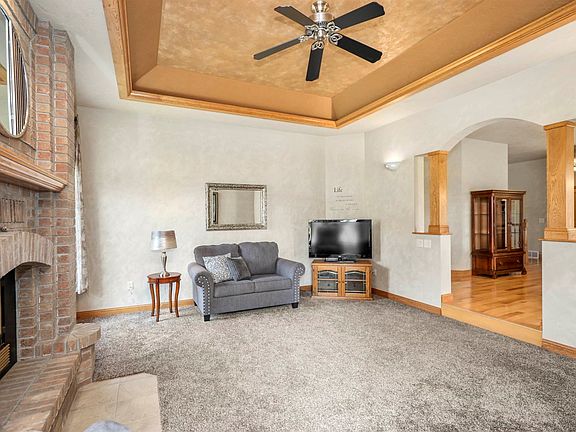 5th image of 602 W Forest St