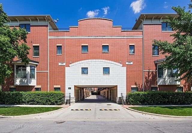 1st image of 1192 Clarence Ave Unit 3
