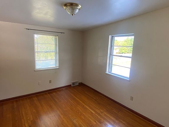 3rd image of 1125 S Main St #2
