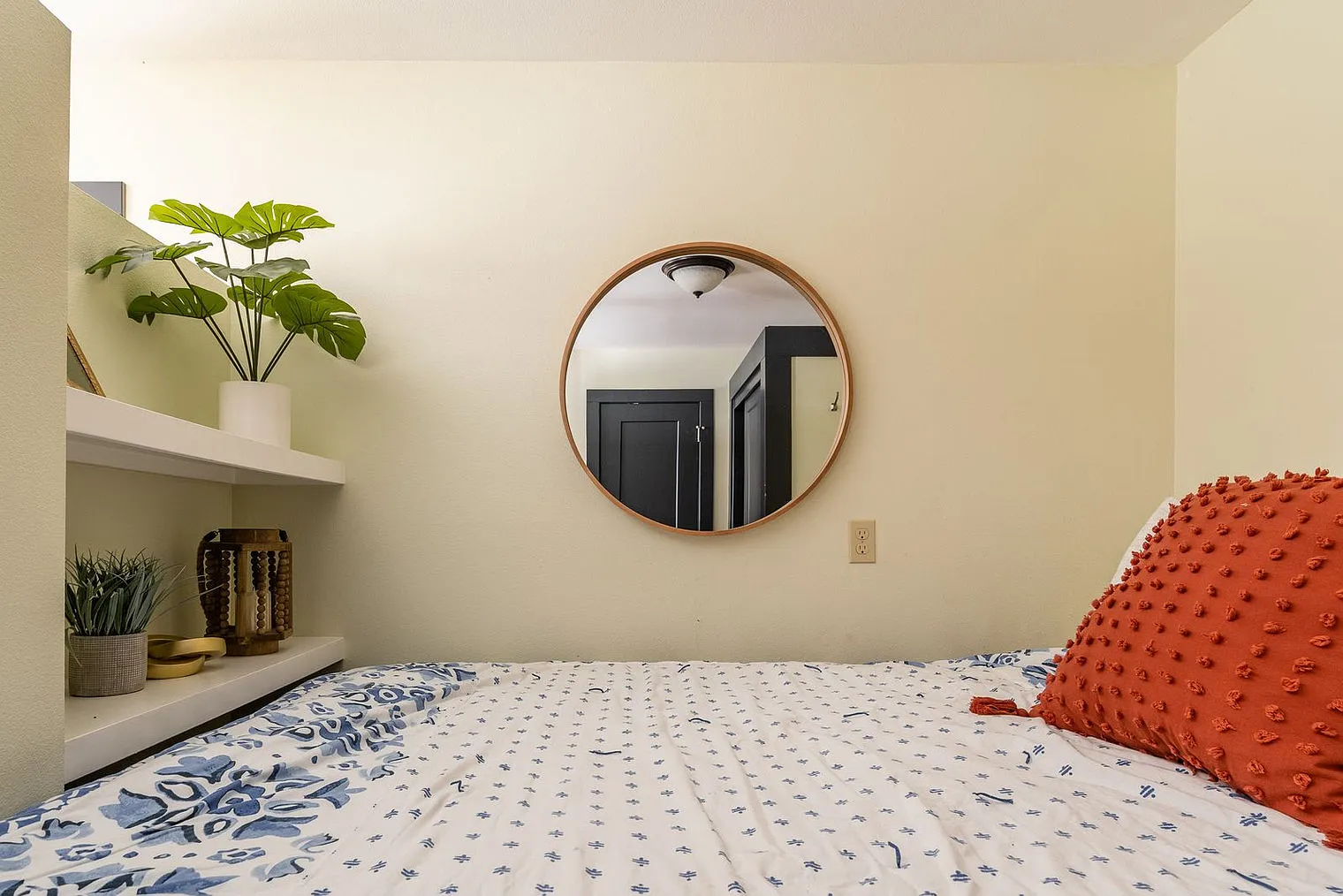 1 bed, 1.0 bath, 279 sqft, $2,000 — Photo 4