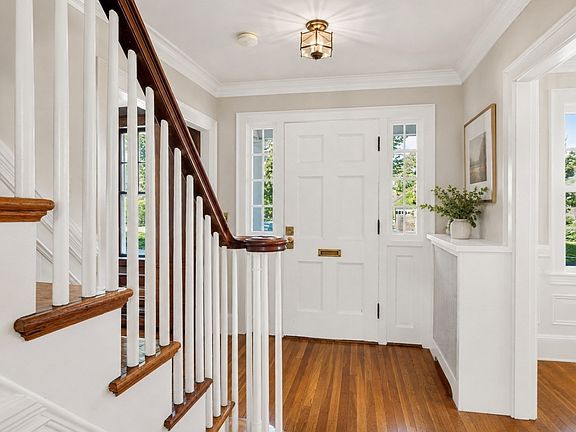 2nd image of 16 West St