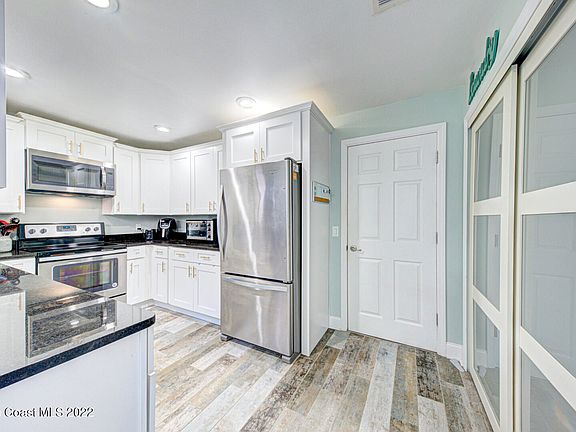 3rd image of 3461 Sparrow Ct