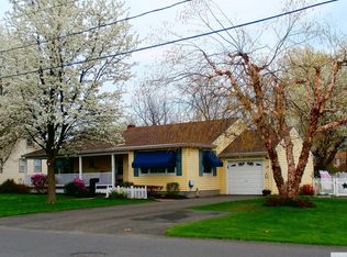 6 Paddock Pl, Hudson, NY 12534