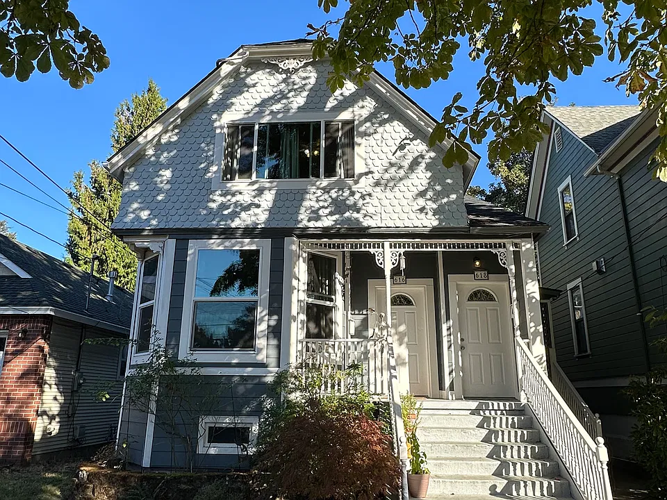 618 SE 33rd Ave