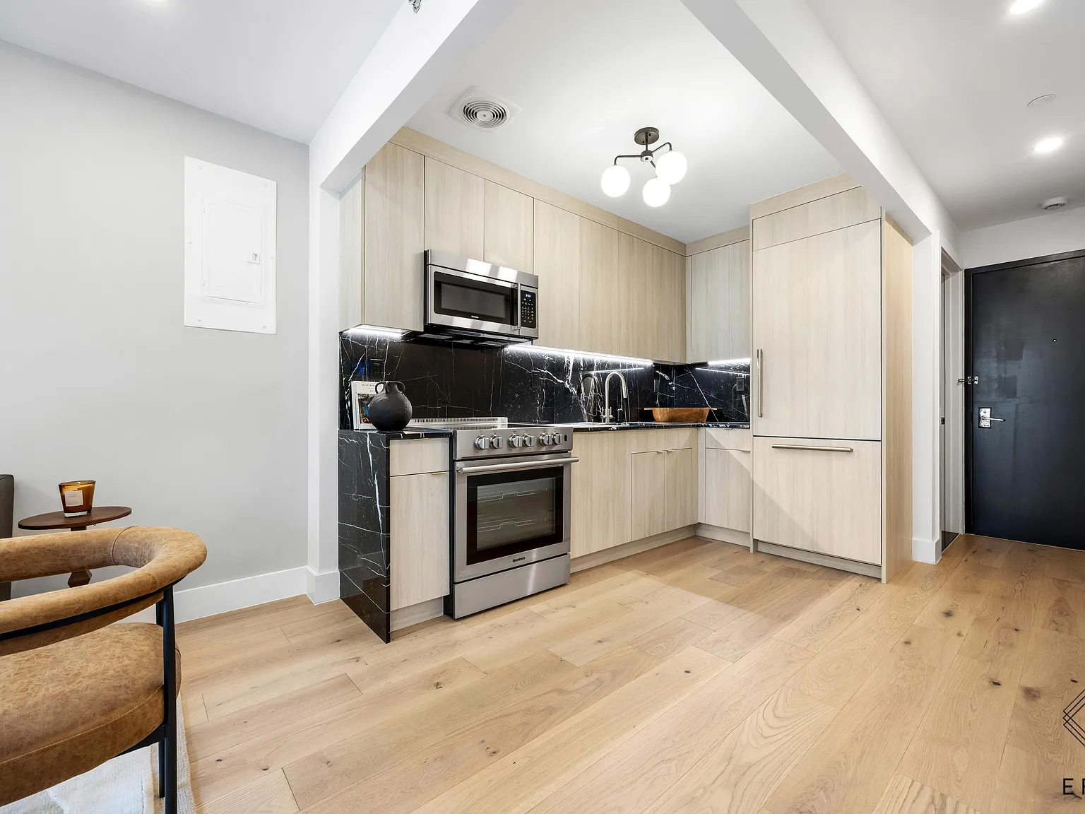 1811 Menahan Street — Photo 4