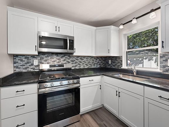 5th image of 2523 221st St