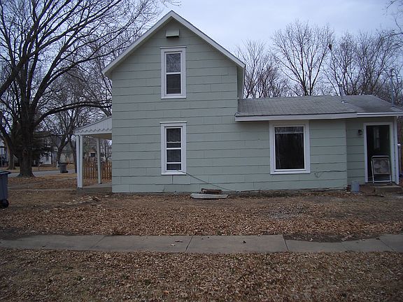 2nd image of 802 Cottonwood St