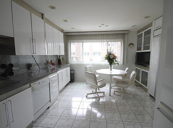 4th image of 426 Skokie Blvd #426