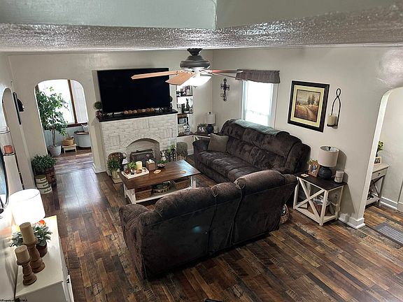 4th image of 323 Court Ave