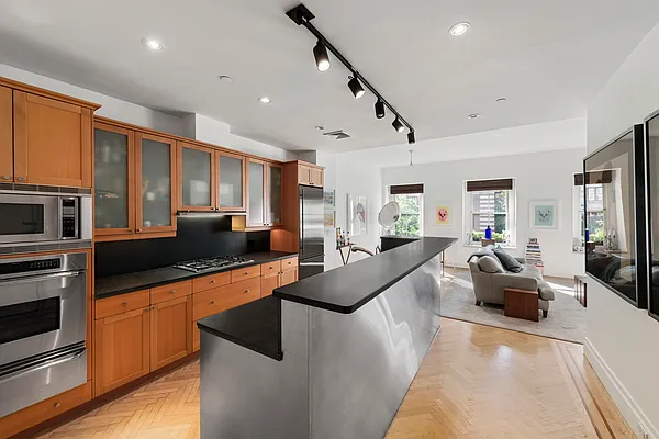 Rented by Compass | media 10