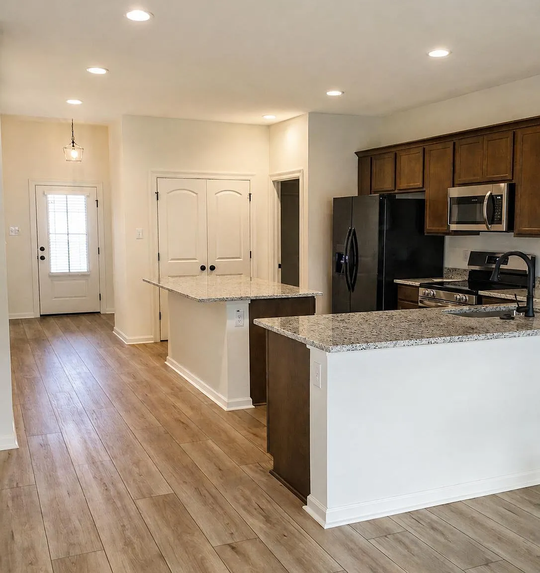 3 bed, 1649 sqft, $1,850 — Photo 2
