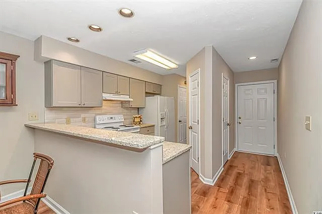 4107 Pinehurst Cir #4-DD — Photo 3