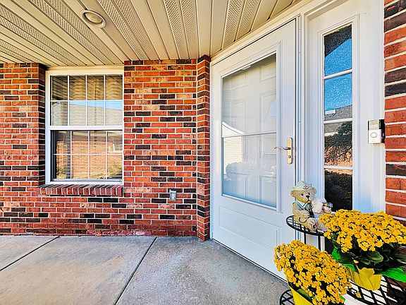 2nd image of 1591 Hickory Trace Dr