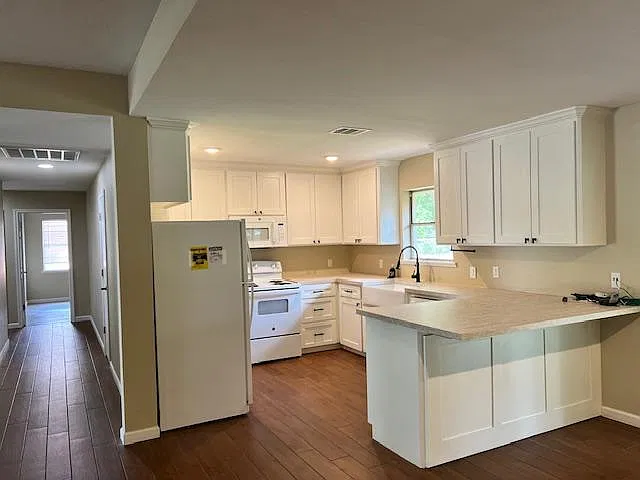 3 bed, 1534 sqft, $1,900 — Photo 3