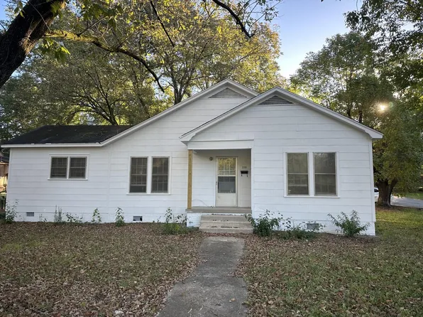 202 N Spring Ave, Louisville, MS 39339