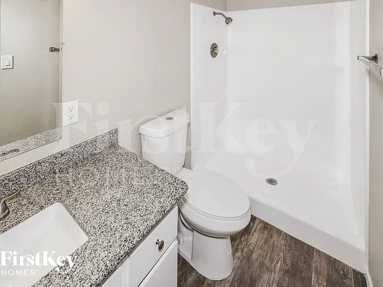 7646 N 37th Ave — Photo 17
