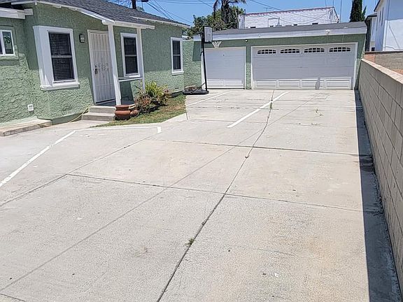 2nd image of 113 Davis Dr APT A