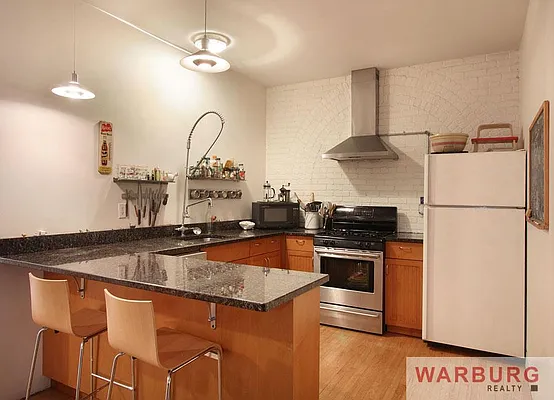 Rented by Warburg | media 7