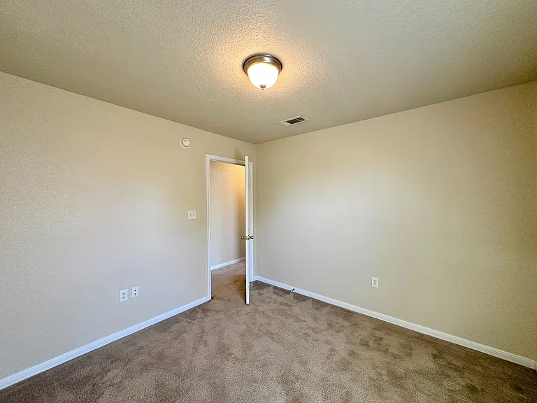 4300 Elms Run Cir — Photo 17
