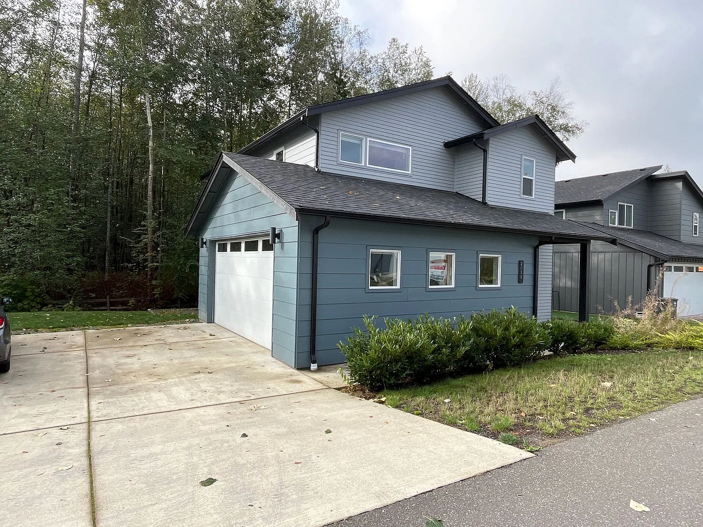 Welcome to The Ridge, 3 Bedroom Home! — Photo 2