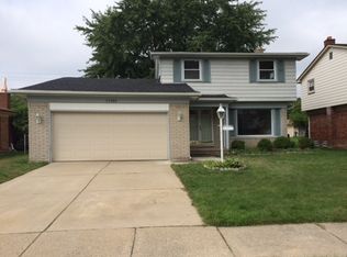27685 Sutherland St, Southfield, MI 48076