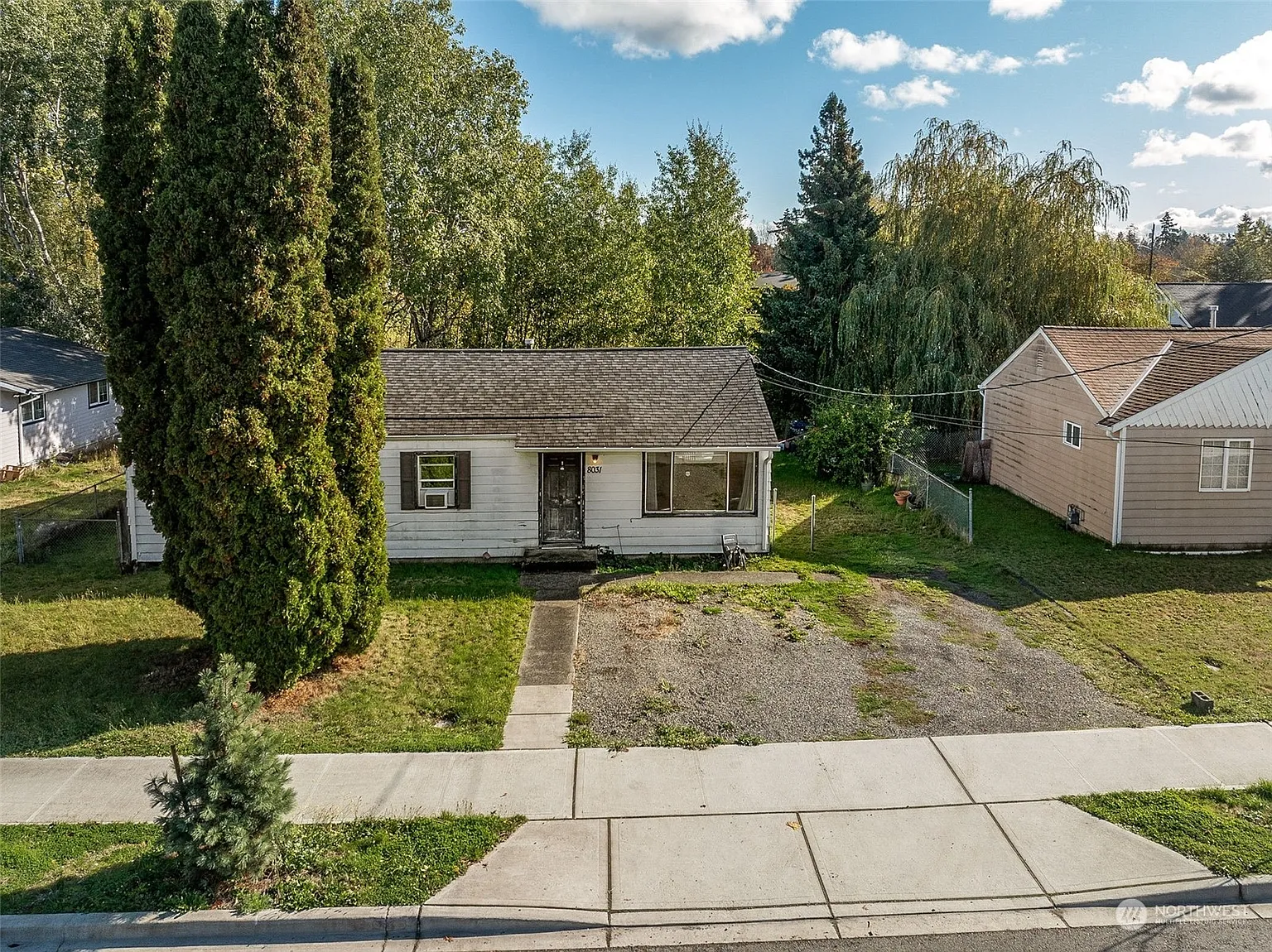 8031 S Sheridan Avenue photo 1