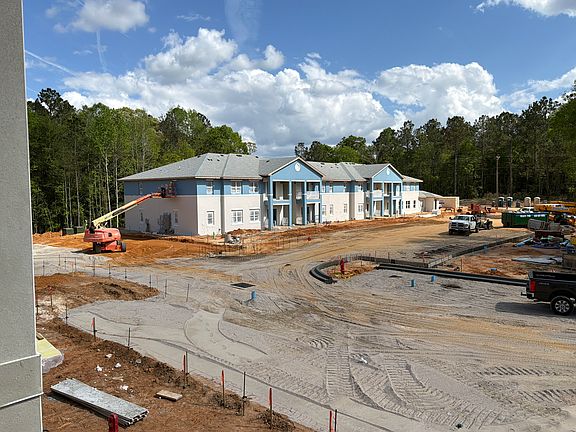 4th image of 1715 S Springs Rd #1