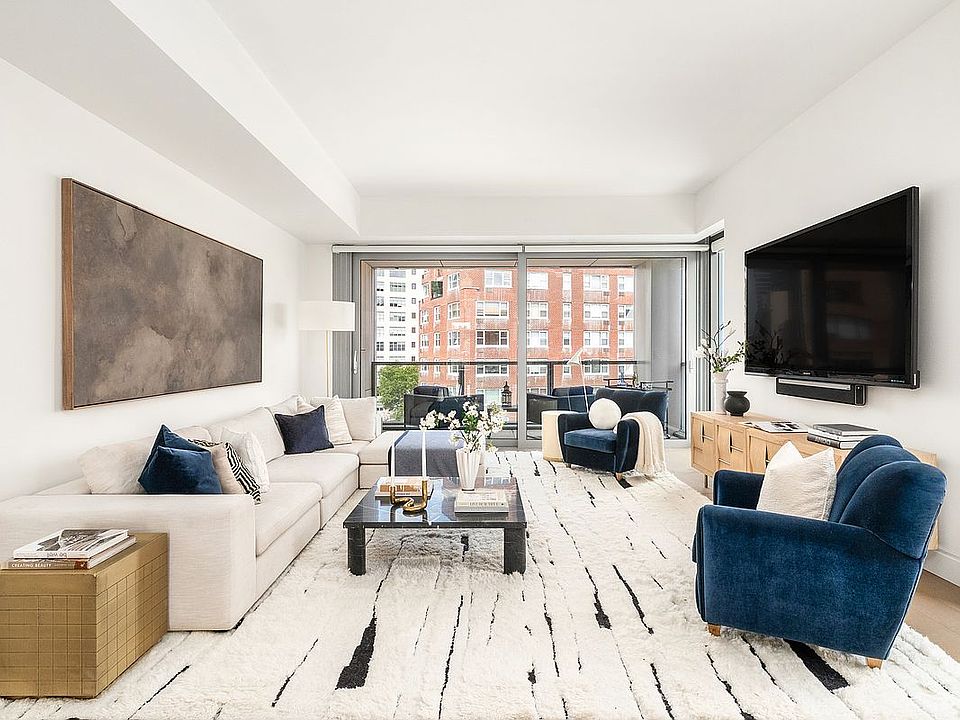 1st image of 180 6th Ave #8-B